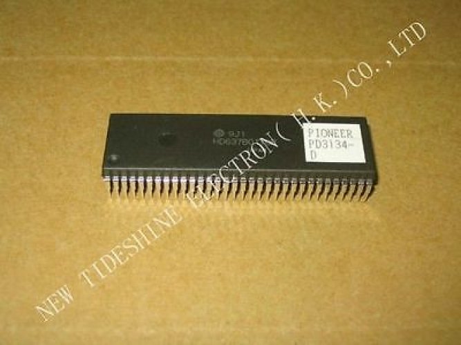 HITACHI HD637B01YOP DIP-64 8-Bit Microcontroller