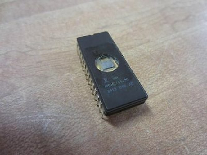 FUJI MBM2764-30 CDIP-28 UV ERASABLE 65536-BIT READ ONLY