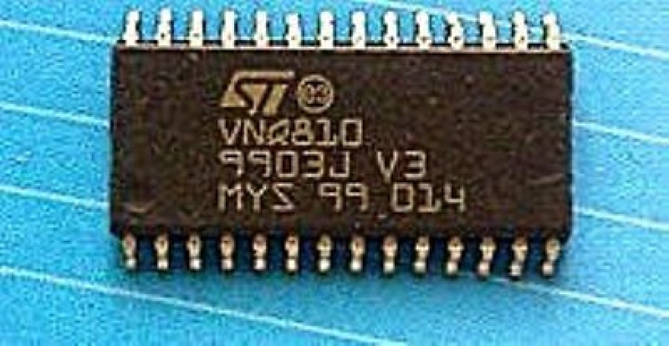 ST VNQ810M SOP-28 QUAD CHANNEL HIGH SIDE DRIVER