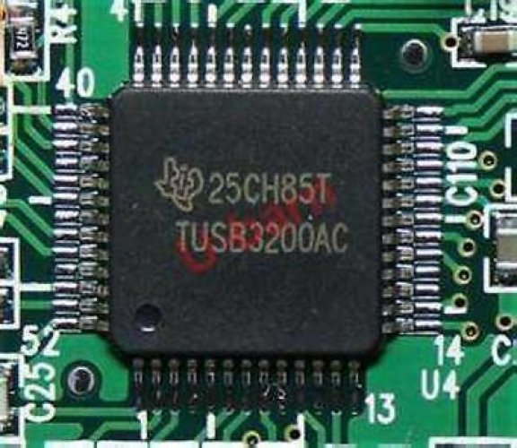 TI TUSB3200AC QFP-52