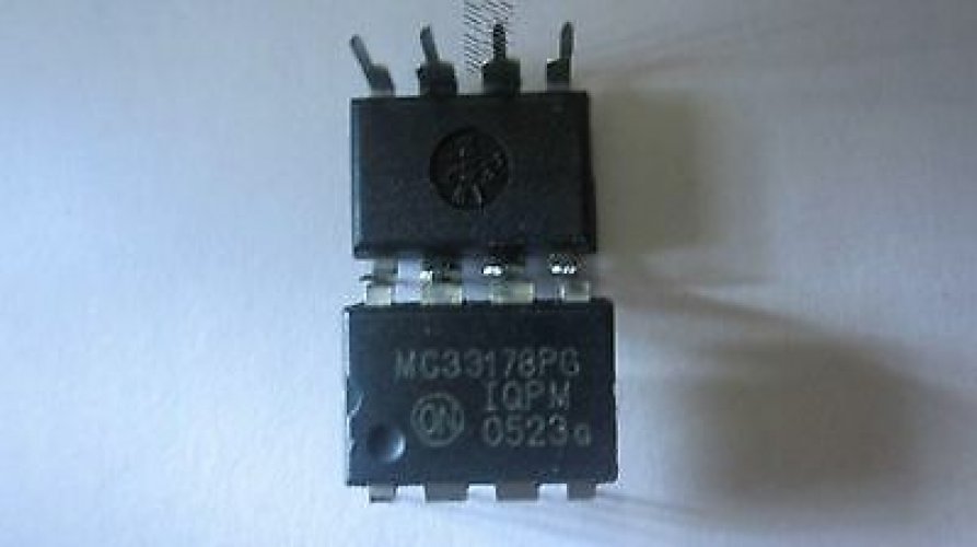 MOT MC33178P DIP8 HIGH OUTPUT CURRENT LOW POWER  LOW NOISE