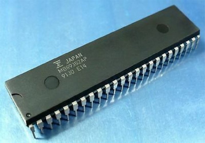 Fujitsu MB89352AP DIP-48