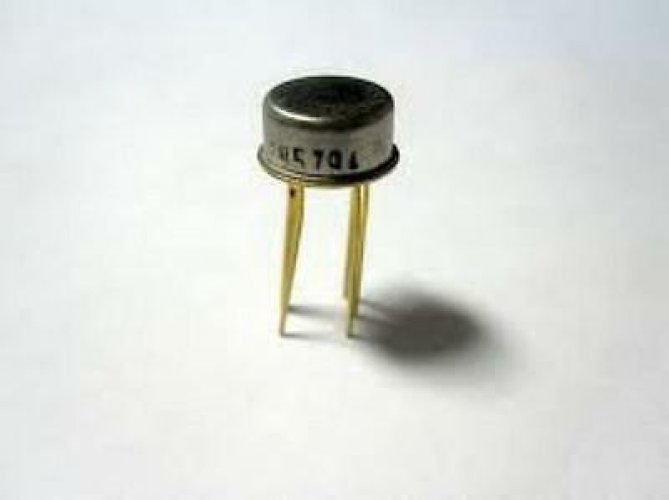 MOT 2N5796 CAN6 Leaded Small Signal Transistor Dual