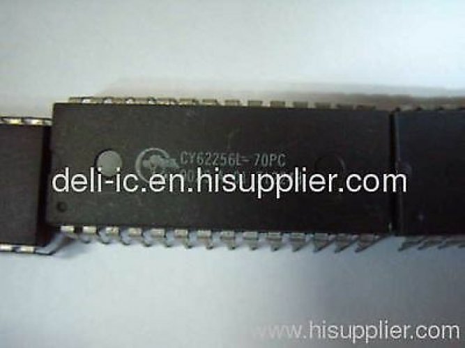 CYPRESS CY62256L-70PC DIP-28 256K (32K x 8) Static RAM