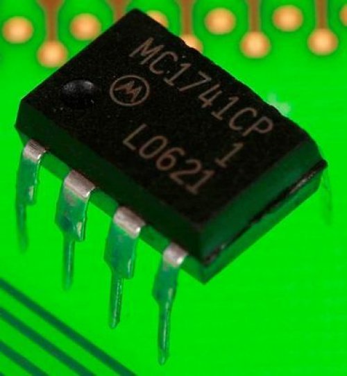 MOT MC1741CP1 DIP-8 OPERATIONAL AMPLIFIER
