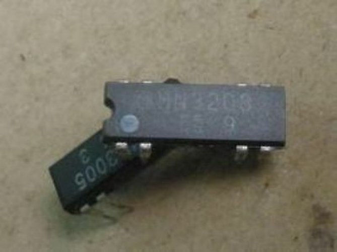 PANASONI MN3208 DIP-8 2048 STAGE LOW VOLTAGE OPERATION LOW