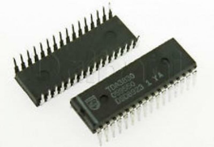 MOTOROLA MC13028AP DIP C-QUAM AM STEREO ADVANCED WIDE