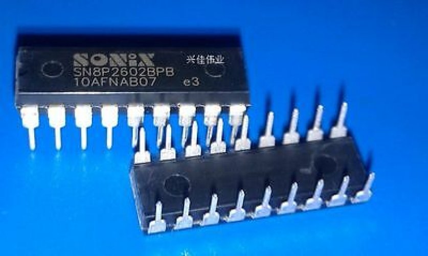 SONIX SN8P2602BPB DIP 8-Bit Micro-Controller