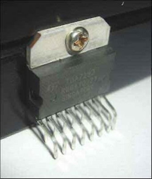 ST TDA7293 ZIP-15 120V - 100W DMOS AUDIO AMPLIFIER WITH
