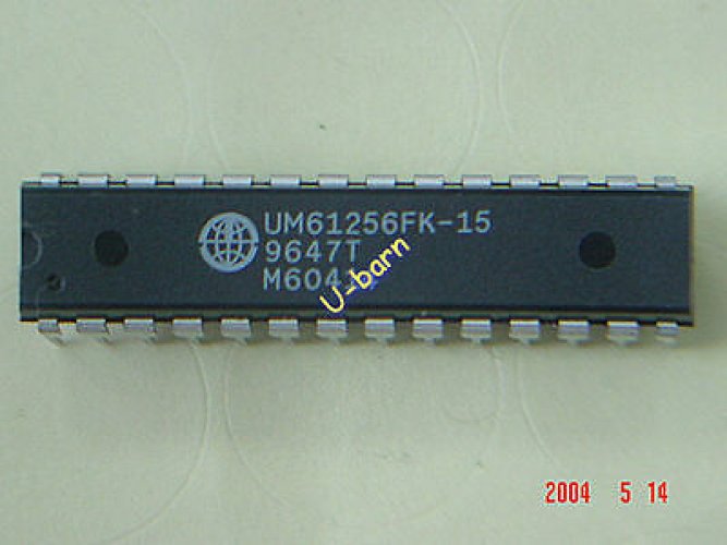 UMC UM61512AK-15 DIP-32 64K X 8 BIT HIGHSPEEDCMOS SRAM