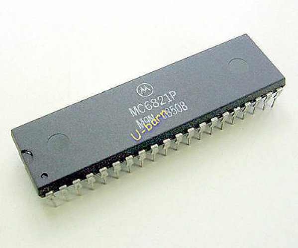 MC6821P DIP-40 PERIPHERAL INTERFACE ADAPTER