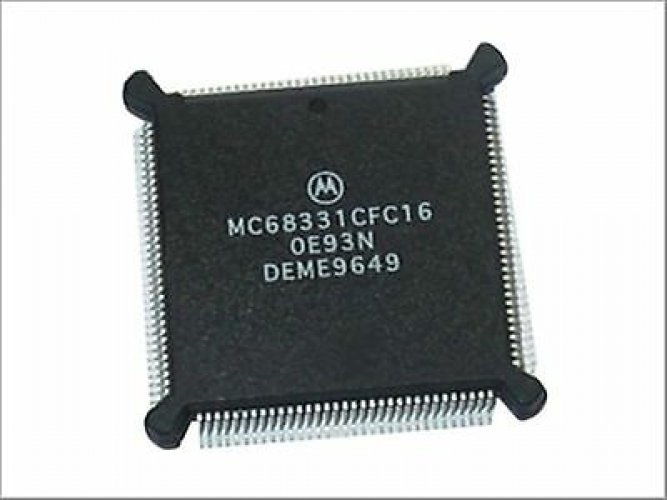MOTOROLA MC68331CFC16 QFP Users Manual