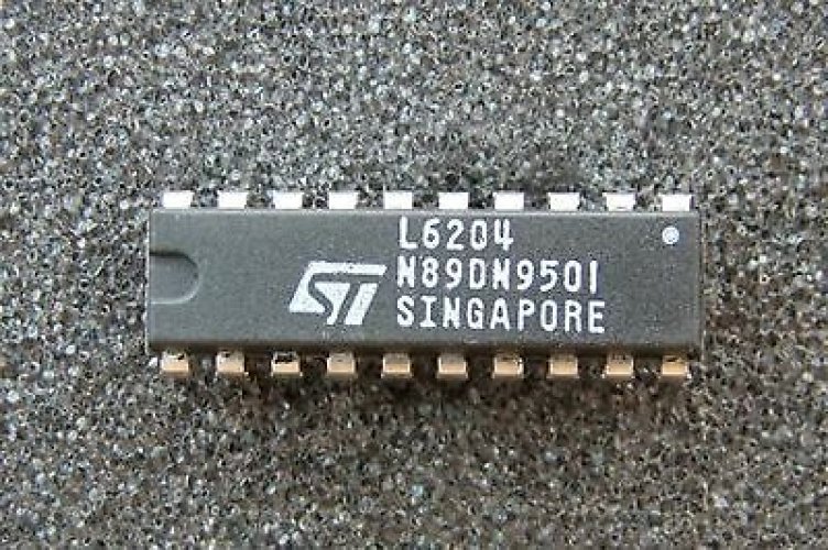 ST L6204 DIP-20 DMOS DUAL FULL BRIDGE DRIVER