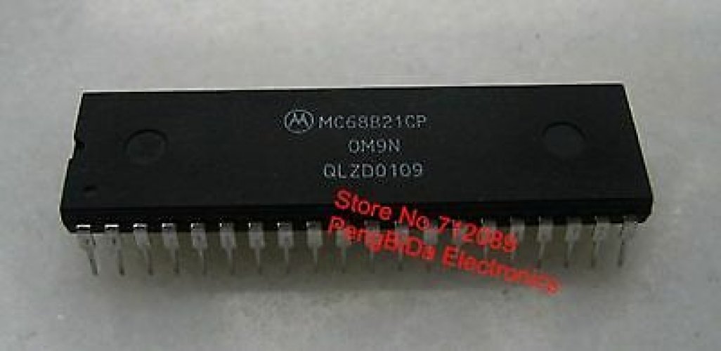 MOT MC68B21CP DIP-40 PERIPHERAL INTERFACE ADAPTER