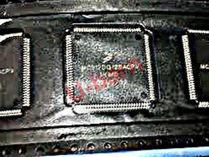 MOTOROLA MC912DG128ACPV QFP  TheMC68HC912DT128A microcontroll