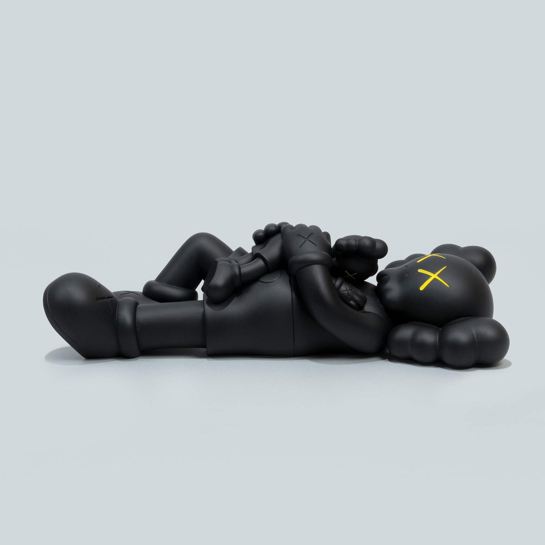 KAWS HOLIDAY SINGAPORE 3体セット Holiday Singapore camping set