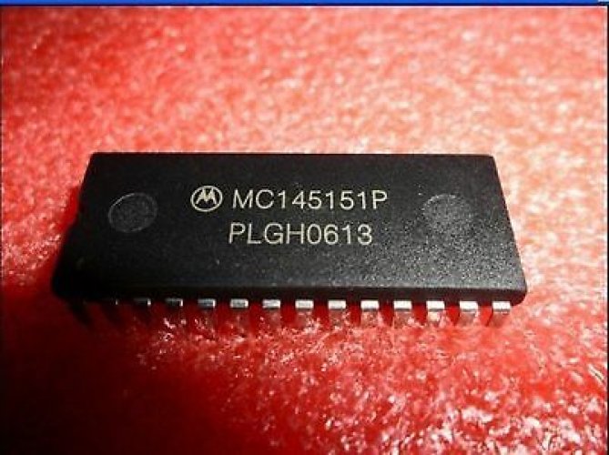 MOTOROLA MC145151P DIP-28 Parallel-Input PLL Frequency