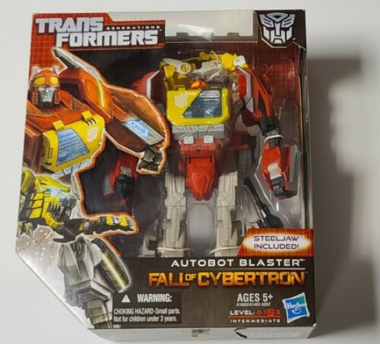 Hasbro Transformers Blaster Voyager Class Fall of Cybertron Generations