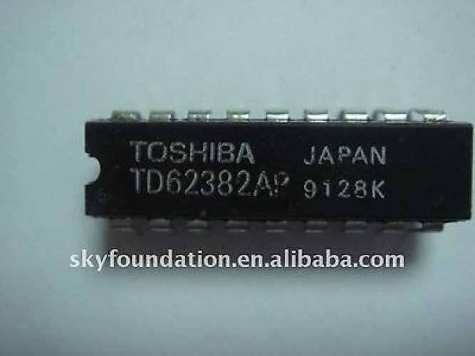 TOSHIBA TD62382AP DIP-18 8CH LOW INPUT ACTIVE SINK DRIVER