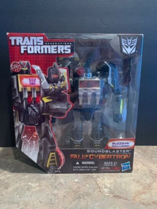 Hasbro Transformers Generations Fall Of Cybertron SOUNDBLASTER - Voyager Class -