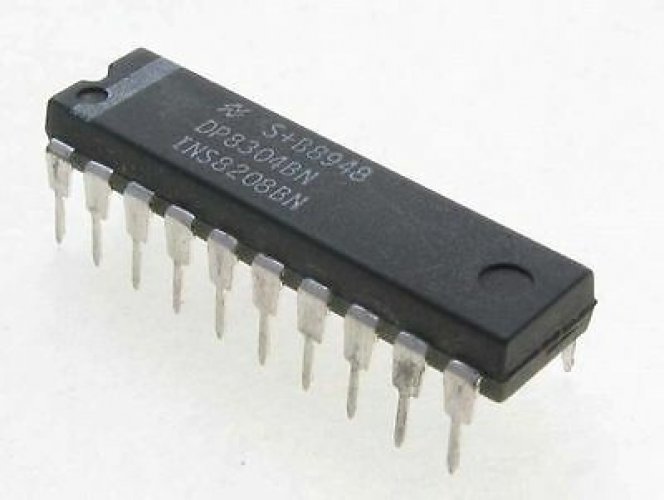 NS DP8304BN DIP-20 8 BIT TRI-STATE BIDIRECTIONAL
