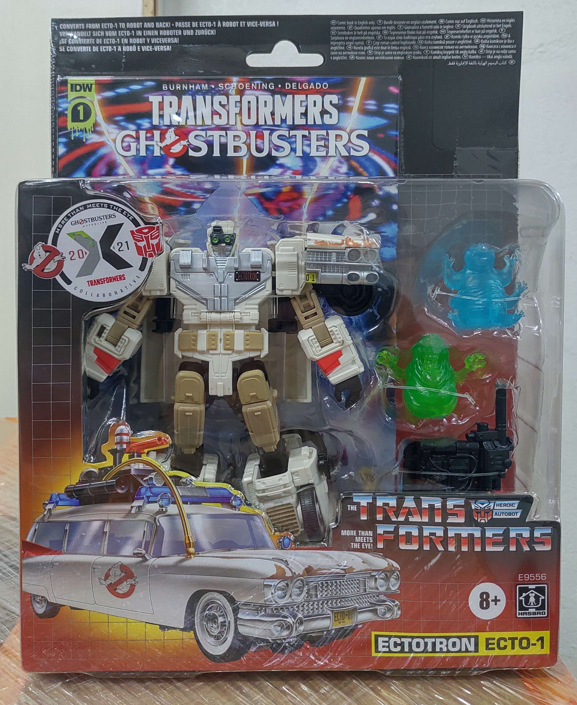 Ghostbusters - Transformers Generations Ectotron ECTO-1 With Comic