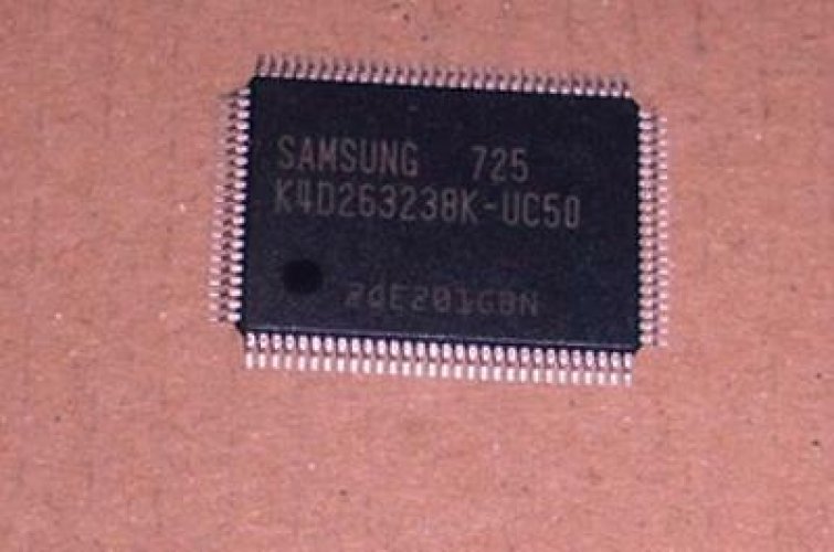 SAMSUNG K4D263238K-UC50 QFP 1M x 32Bit x 4 Banks Double