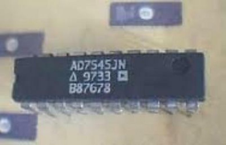 AD AD7545JN DIP-20 CMOS 12-Bit Buffered Multiplying DAC