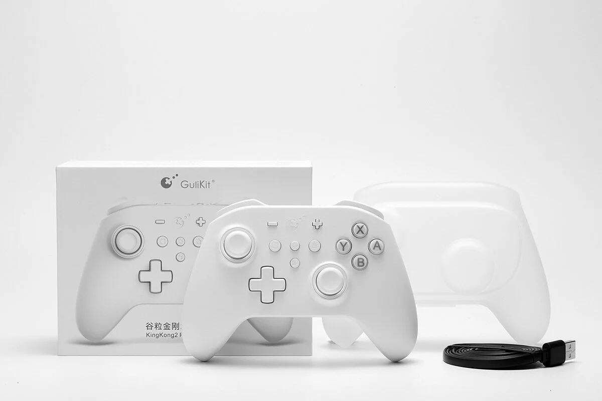 Gulikit NS09 KingKong 2 Pro Controller (White) switch