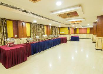 Silver Banquet At Maple