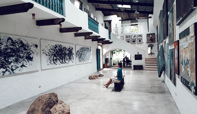 One of the halls of Pinto Art Museum