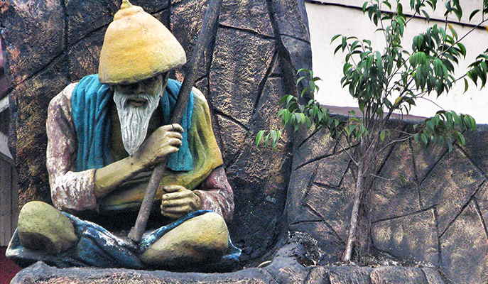 The nuno (dwarf) statue found in the streets of Angono