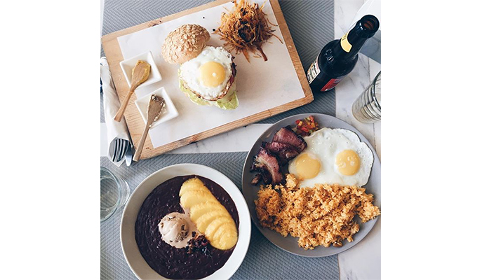 A breakfast spread at Sunny Side Café (Photo: @veamarie)