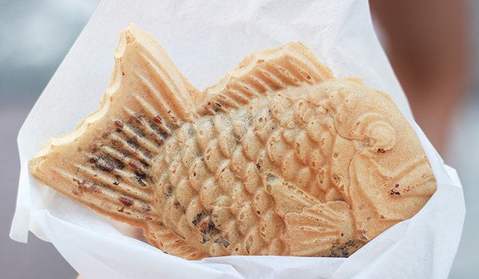 Boong-uh ppang is similar to the Japanese taiyaki