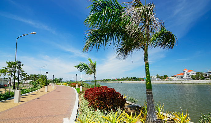 Iloilo River Esplanade