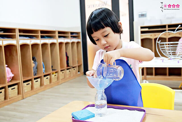 Phương pháp Montessori và những điều ba mẹ cần biết