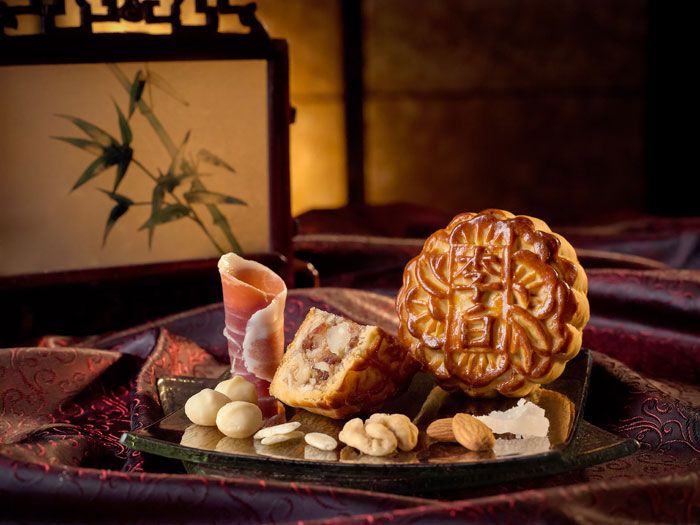 sheraton-tower-mixed-nuts-with-iberico-ham