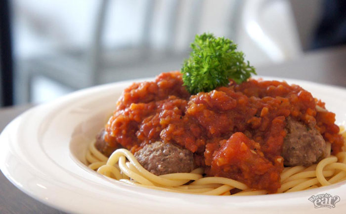 Classic Meatballs with Tomato Sauce societe-canteen-meatball-spaghetti