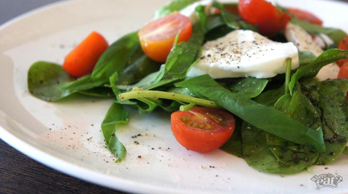 Mozzarella Spinach with Basil & Tomatoes societe-canteen-tomato-chez-salad