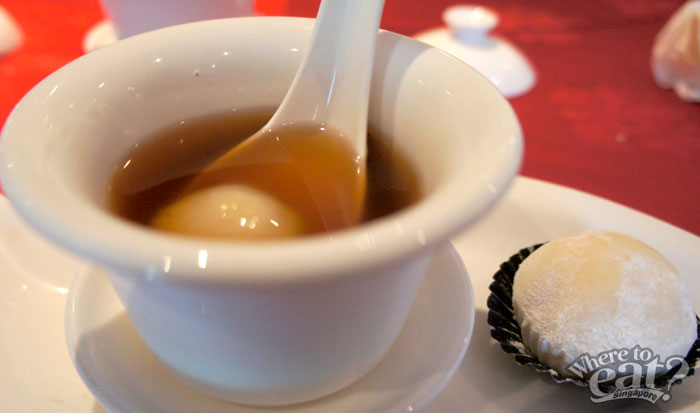 Boiled Hot Ginger Tea with Glutinous Rice Dumpling Accompanied with Maoshan Wang Durian Mochi