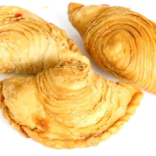 Black Pepper Chicken Puff