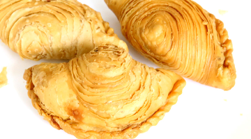 WhyQ J2 Famous Crispy Curry Puff