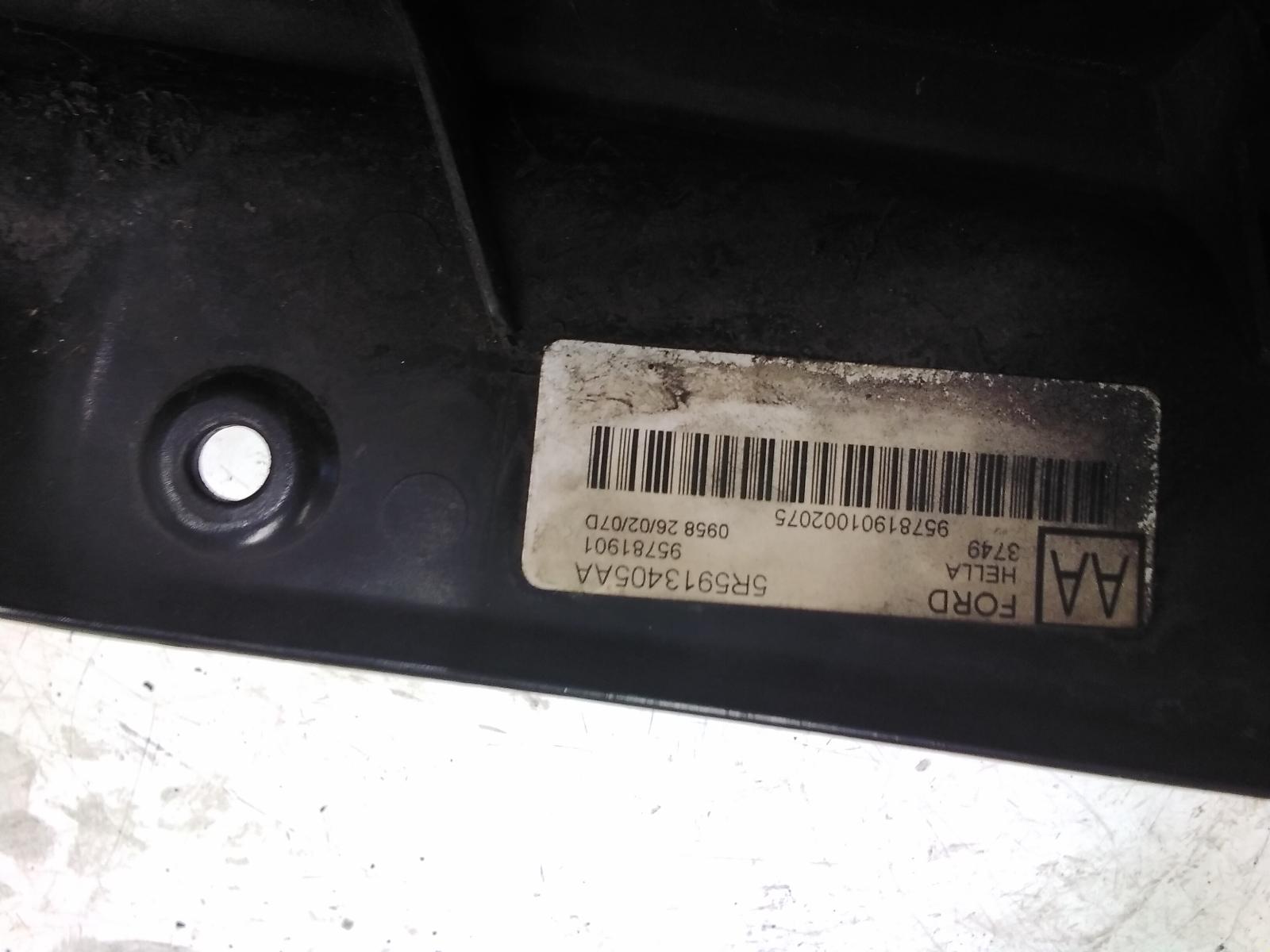 View Auto part Left Taillight Ford Fairlane 2007