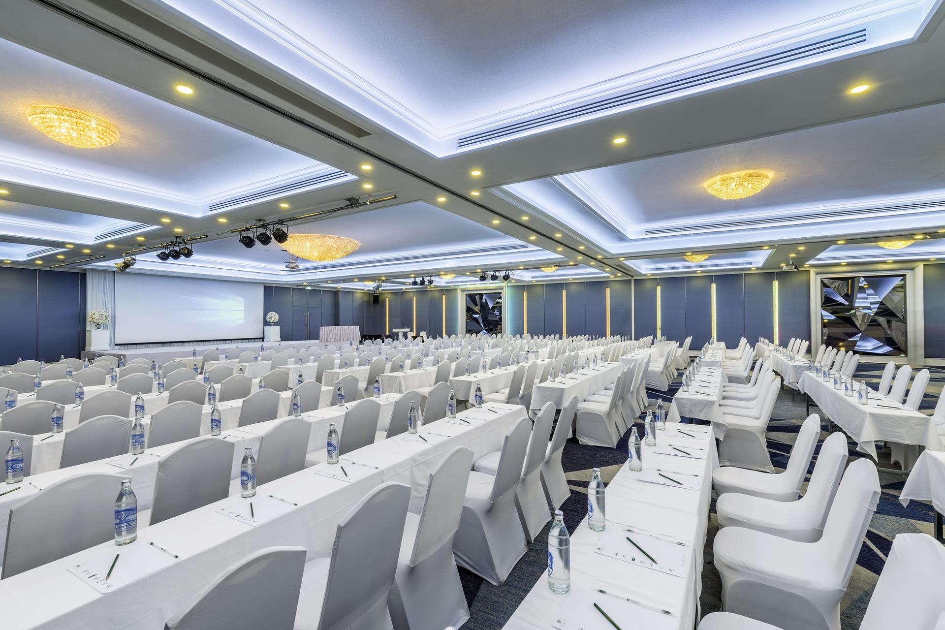 ห้องประชุมขนาดใหญ่ Windsor Suites Hotel