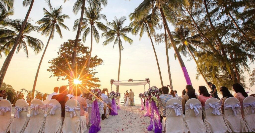 สถานที่จัดงานเเต่งริมทะเลงบหลักหมื่น