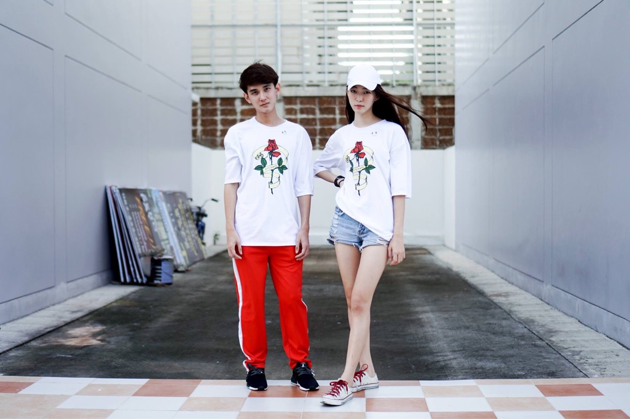 เสื้อยืด Oversize - Grunge Rose : 350 THB - pyramid -