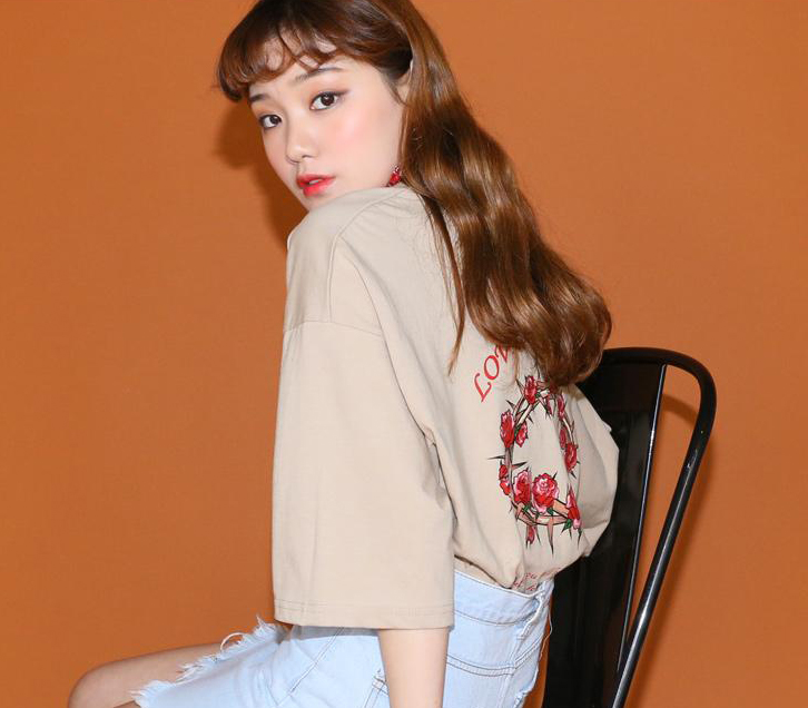 เสื้อยืดคอกลม แขนสั้น LoveHate T-Shirt : 450 THB - Pinpinpapa -