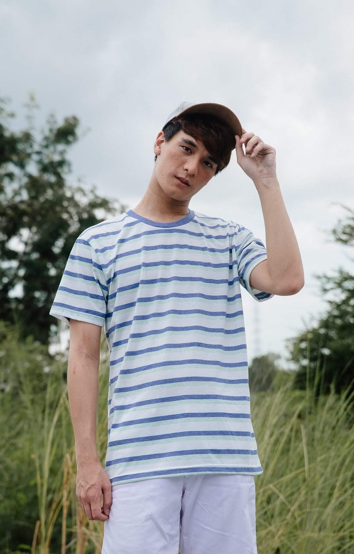 เสื้อยืดคอกลม แขนสั้น ลายทาง WHATS UP SUMMER : 290 THB - WHATS UP -
