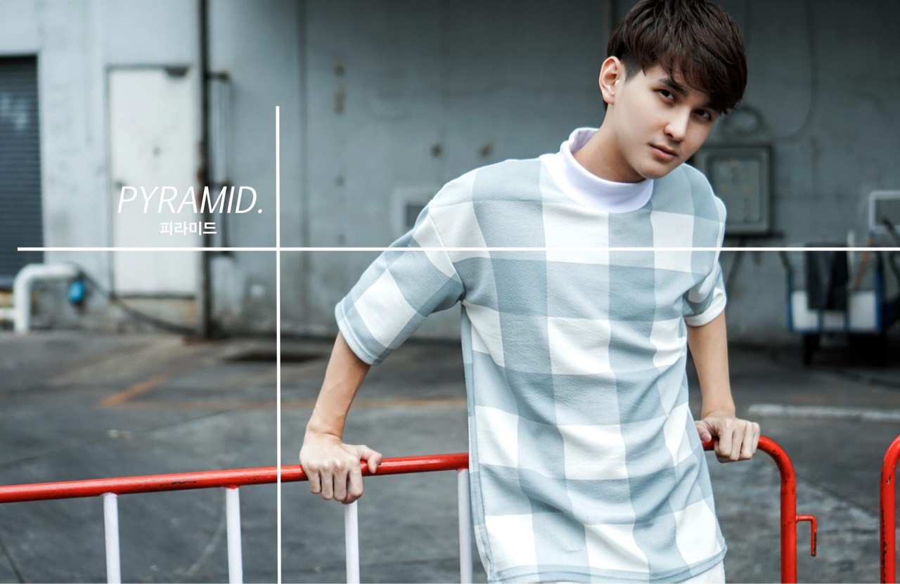 เสื้อยืดคอกลม Over size Chess Blue : 350 THB - Pyramid -