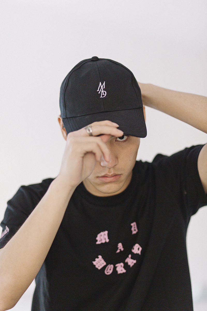 เสื้อยืดคอกลม - SMILEY MAD CREW : 550 THB - MADWORKS CLOTHING -